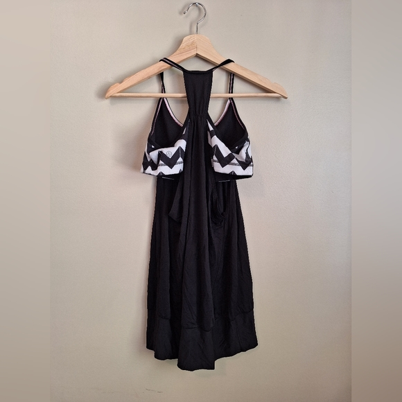 Lululemon Activewear Shirt with Bra Size 8 - Picture 2 of 2